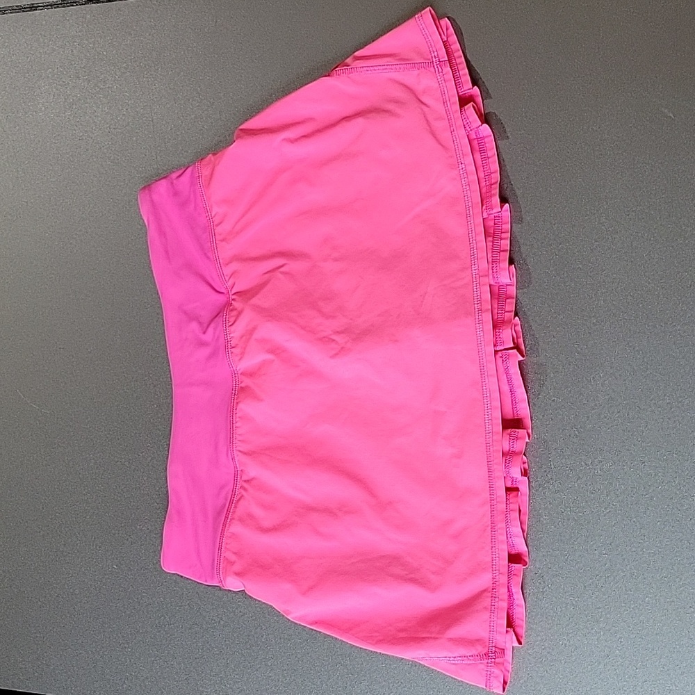 SOLD    Lululemon  Pace Setter tennis skirt Pinkalicious Bright Pink sz 4 - Picture 3 of 6